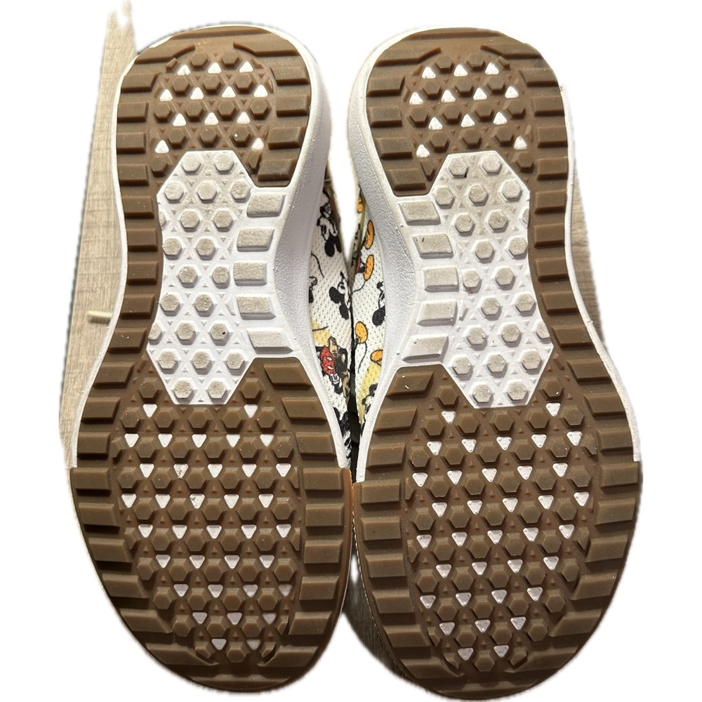 VANS X Disney UltraRange Mickey Mouse Shoes Womens 7  Mens 5.5 - Picture 6 of 7